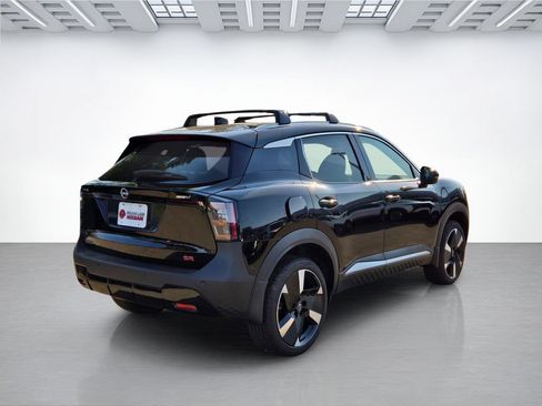 New 2026 Nissan Kicks SR w/ Cold Weather Package FWD image 4