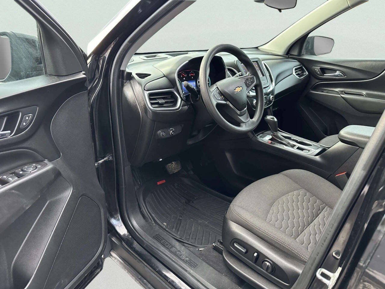 Used 2021 Chevrolet Equinox LT AWD/4WD image 12