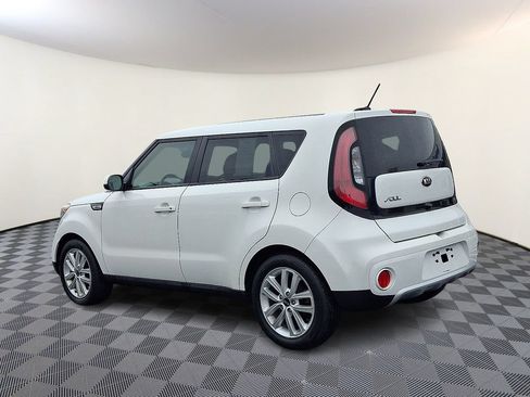 Used 2018 Kia Soul + FWD image 7