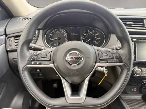 Used 2018 Nissan Rogue S FWD image 21