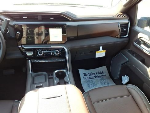 New 2026 GMC Sierra 3500 Denali w/ Denali Reserve Package AWD/4WD image 15