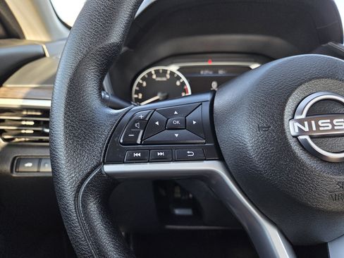 Used 2025 Nissan Altima 2.5 SV image 37