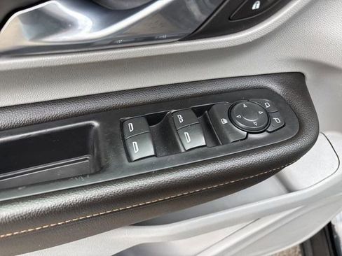 Used 2020 GMC Terrain SLT image 14