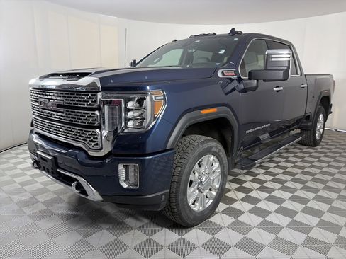 Used 2020 GMC Sierra 3500 Denali w/ Denali Ultimate Package image 3