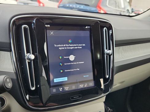 New 2026 Volvo XC40 B5 Ultra w/ Climate Package image 14