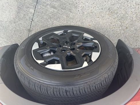 Used 2025 Kia Sorento S image 34