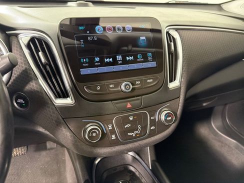 Used 2016 Chevrolet Malibu LT image 14