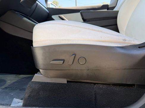 Used 2020 Tesla Model Y Long Range image 24