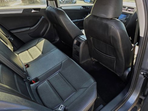 Used 2016 Volkswagen Jetta SE image 25