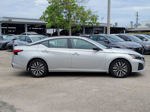 New 2026 Nissan Altima 2.5 SV FWD image 8