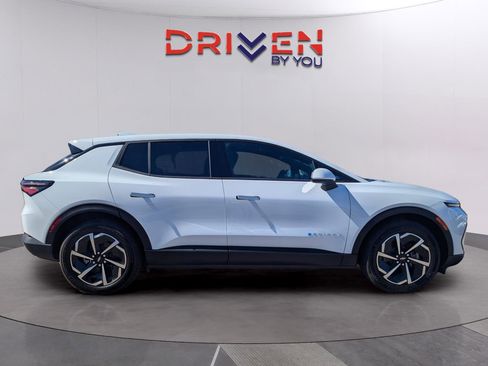 New 2026 Chevrolet Equinox EV LT image 7