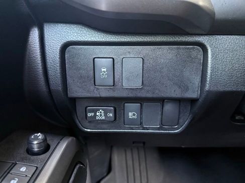 Used 2021 Toyota Tacoma SR5 RWD image 31