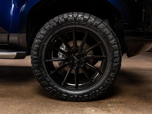 Used 2025 Lexus GX 550 w/ Cold Area Package image 12