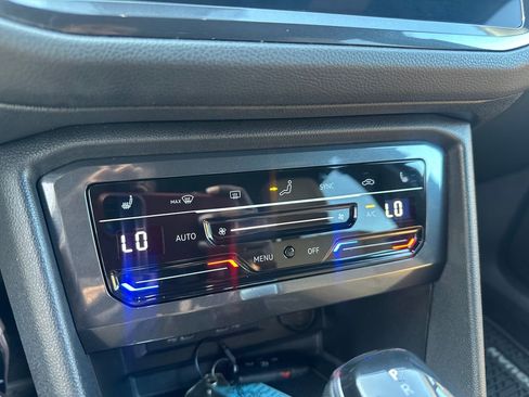 Used 2023 Volkswagen Tiguan SE image 11