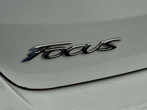 Used 2017 Ford Focus SE image 29