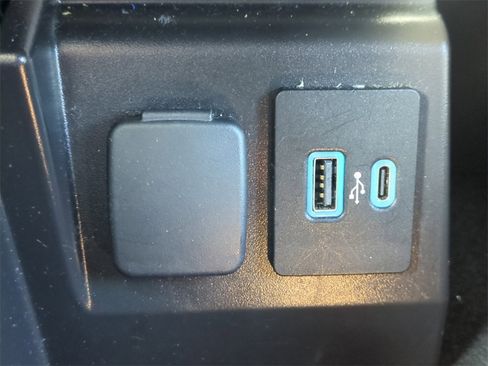 Used 2022 Ford Explorer XLT w/ Class IV Trailer Tow Package image 25