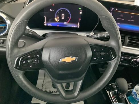 Used 2025 Chevrolet Trax LT image 20