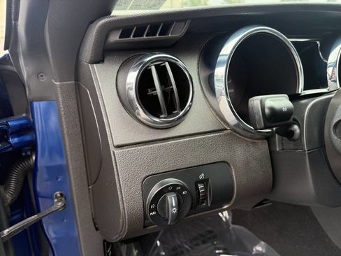 Used 2008 Ford Mustang GT Premium image 11