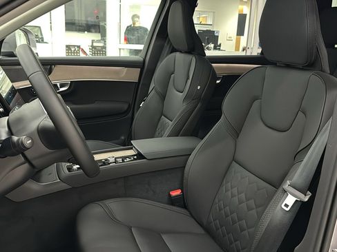 Used 2026 Volvo XC90 B5 Plus w/ Protection Package image 23