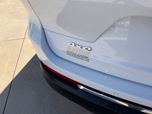 Used 2023 Jeep Grand Cherokee L Laredo image 5