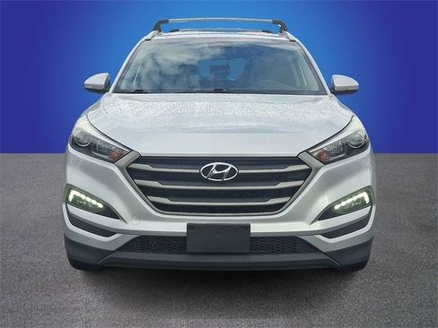 Used 2017 Hyundai Tucson SE Plus image 2