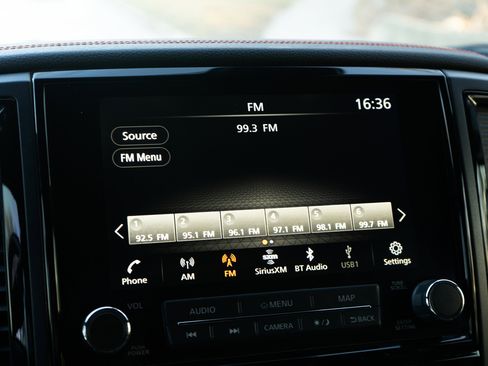 Used 2024 Nissan Titan PRO-4X w/ Pro-4x Convenience Package image 32