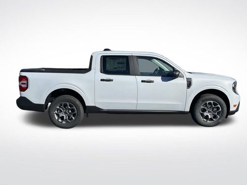 Used 2025 Ford Maverick XLT image 2