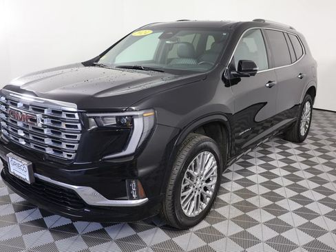 Used 2024 GMC Acadia Denali AWD/4WD image 4