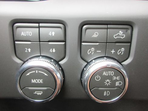 New 2026 GMC Sierra 2500 AT4 AWD/4WD image 18
