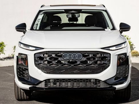 New 2026 Audi Q3 quattro 2.0T AWD/4WD image 3