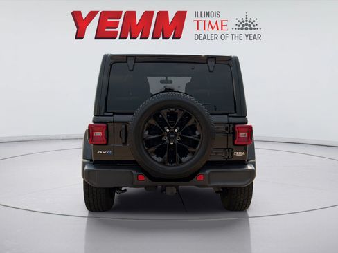 Used 2021 Jeep Wrangler Unlimited Sahara AWD/4WD image 10