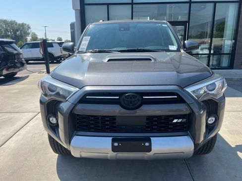 Used 2022 Toyota 4Runner TRD Off-Road AWD/4WD image 2