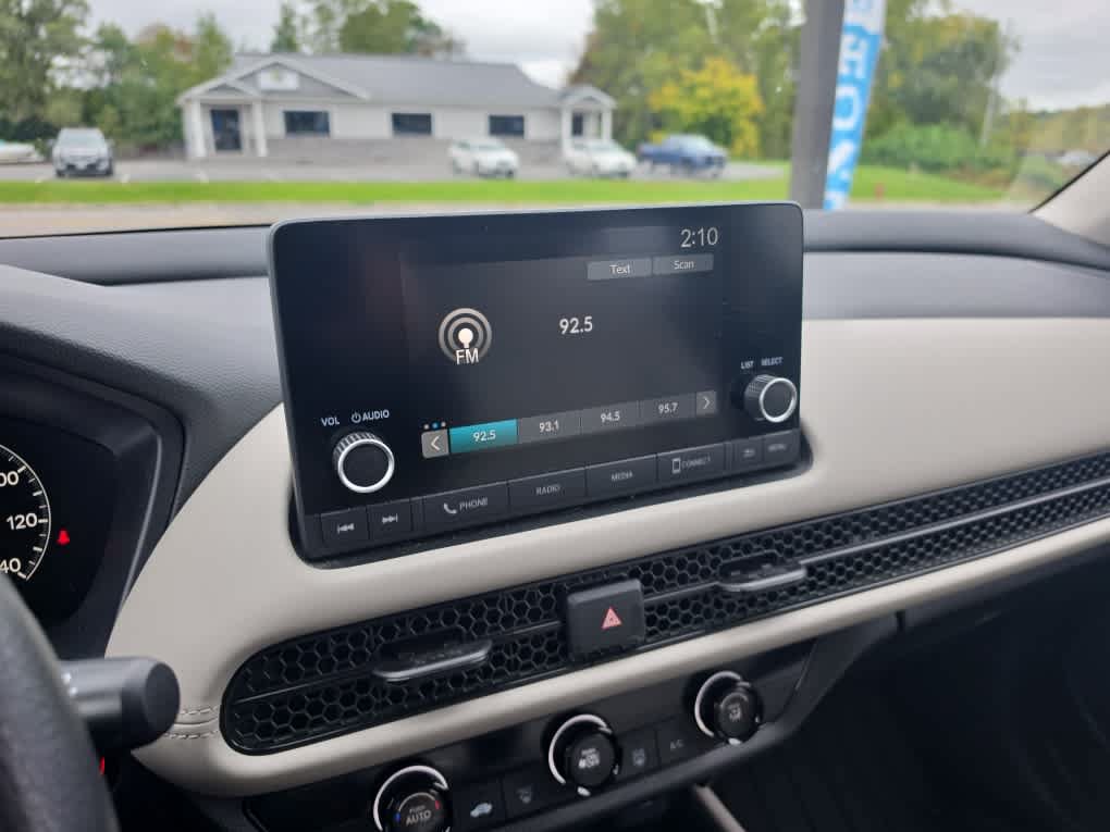 Used 2024 Honda HR-V LX image 9
