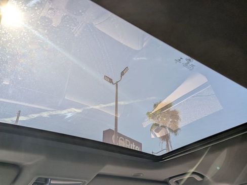 Used 2022 Land Rover Discovery S R-Dynamic image 18