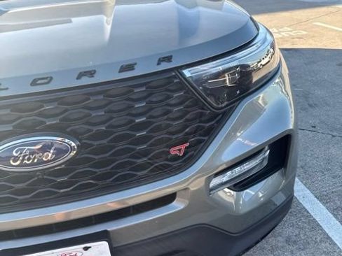 Certified 2020 Ford Explorer ST w/ Premium Technology Package AWD/4WD image 32