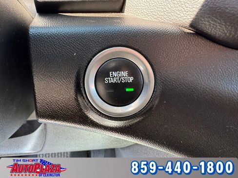 Used 2023 GMC Terrain SLE w/ Driver Convenience Package image 21