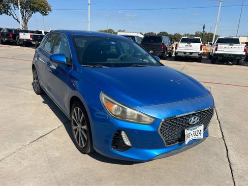 Used 2018 Hyundai Elantra GT image 5