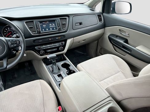 Used 2020 Kia Sedona LX image 21