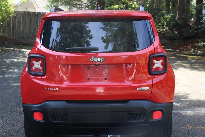 Used 2016 Jeep Renegade Latitude AWD/4WD image 10