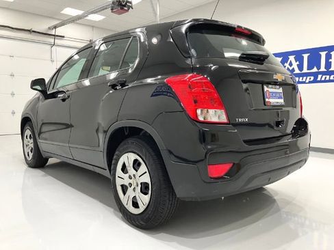 Used 2019 Chevrolet Trax LS w/ LPO, Cargo Package image 10