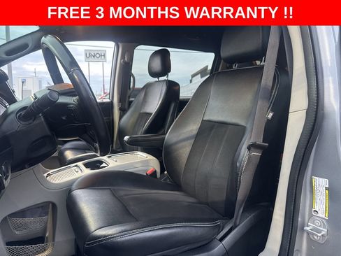 Used 2019 Dodge Grand Caravan SXT FWD image 14