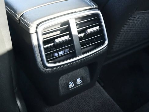Used 2025 Genesis G70 2.5T RWD image 25