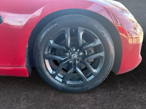 Used 2018 Nissan 370Z Coupe RWD image 14