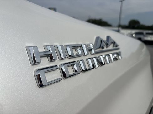 Certified 2024 Chevrolet Silverado 1500 High Country w/ Technology Package AWD/4WD image 32