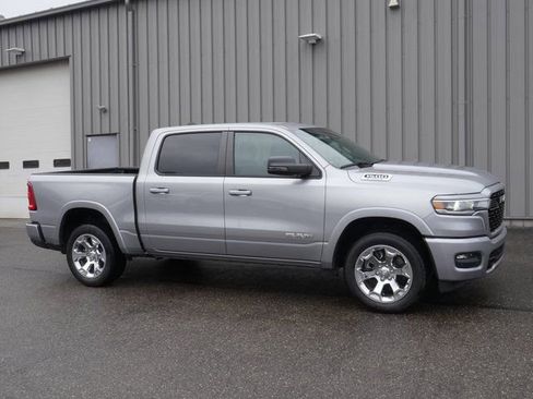 Used 2025 RAM 1500 Big Horn AWD/4WD image 9