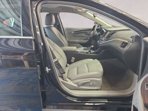 Used 2019 Chevrolet Impala LT FWD image 23