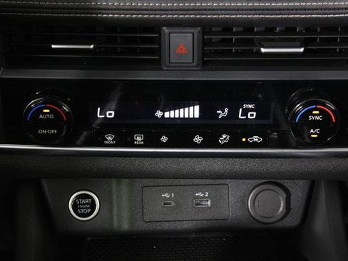 Certified 2023 Nissan Rogue SV FWD image 22