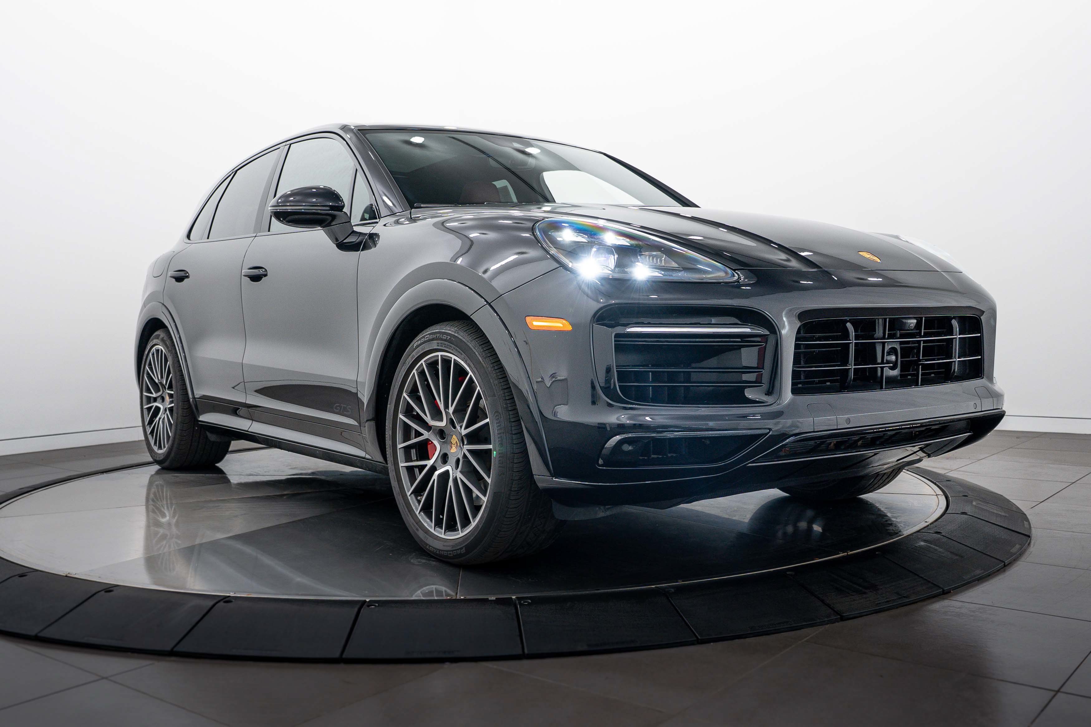 Certified 2022 Porsche Cayenne GTS AWD/4WD image 9