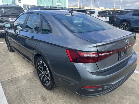 Used 2025 Volkswagen Jetta Sport image 7