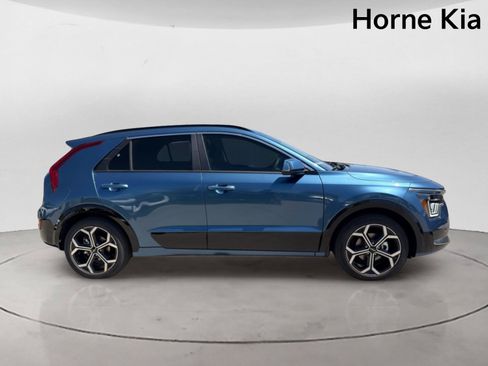 New 2026 Kia Niro SX Touring FWD image 3